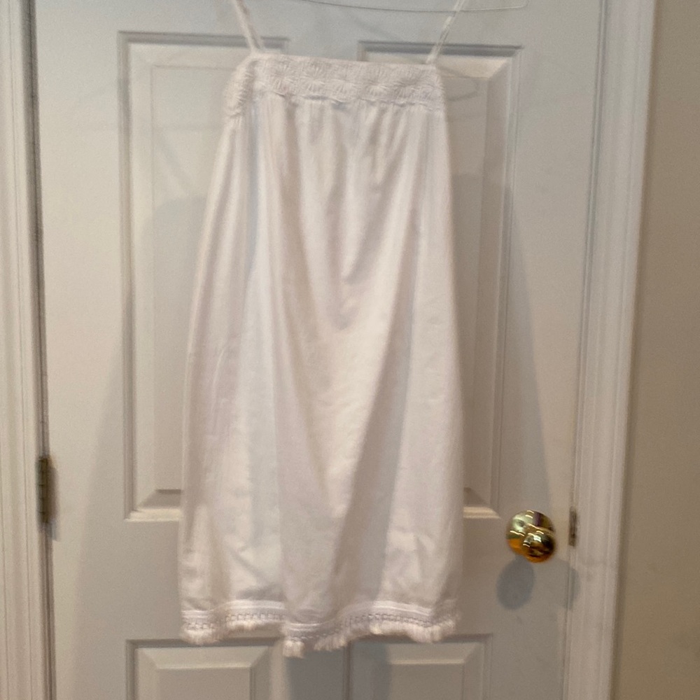 White cotton vineyard vines sundress